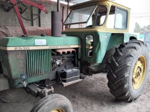Tractor John Deere 2530